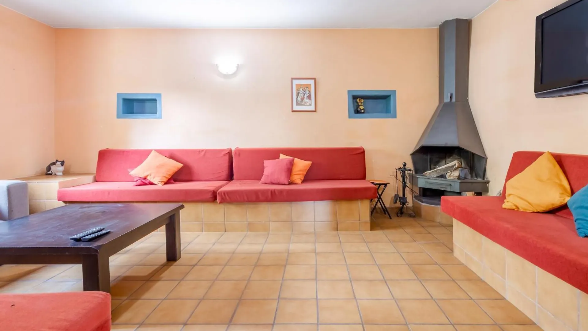 Can Mestrehuma Bas Holiday home