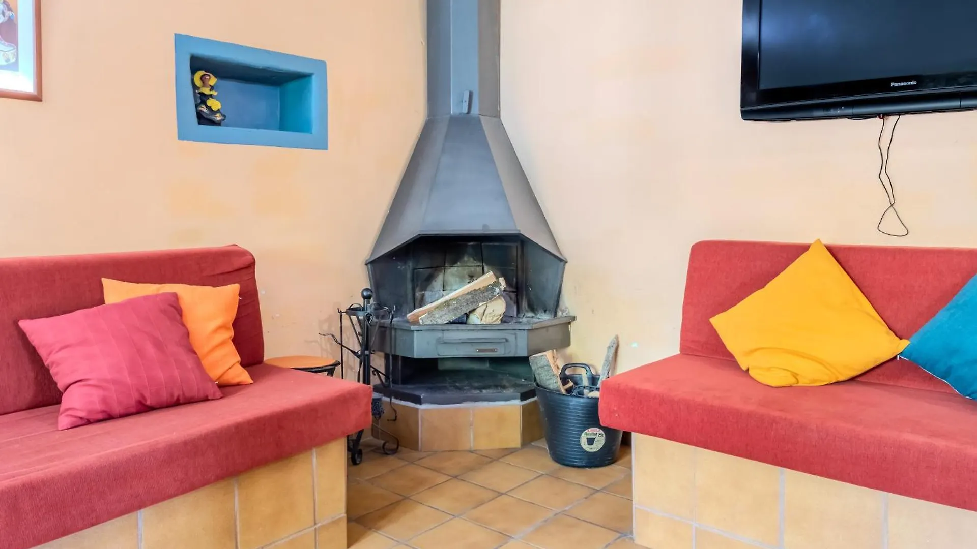 Can Mestrehuma Bas Holiday home